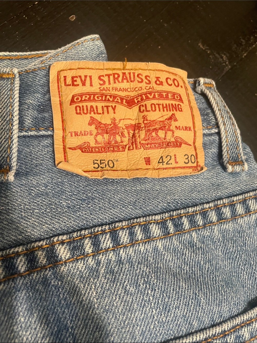 Levi's Men's Light Wash Straight Jeans - Classic Blue Denim